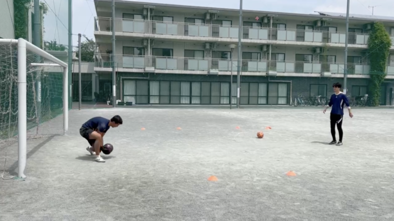 ゴールキーパーのトレーニングの一コマの画像